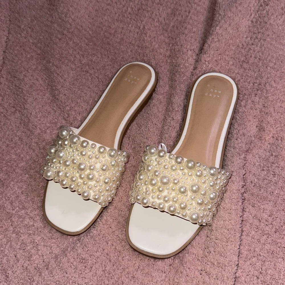 Women’s Pearl Sandal - SZ 10